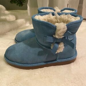 Girls Size 1 UGG Kookaburra